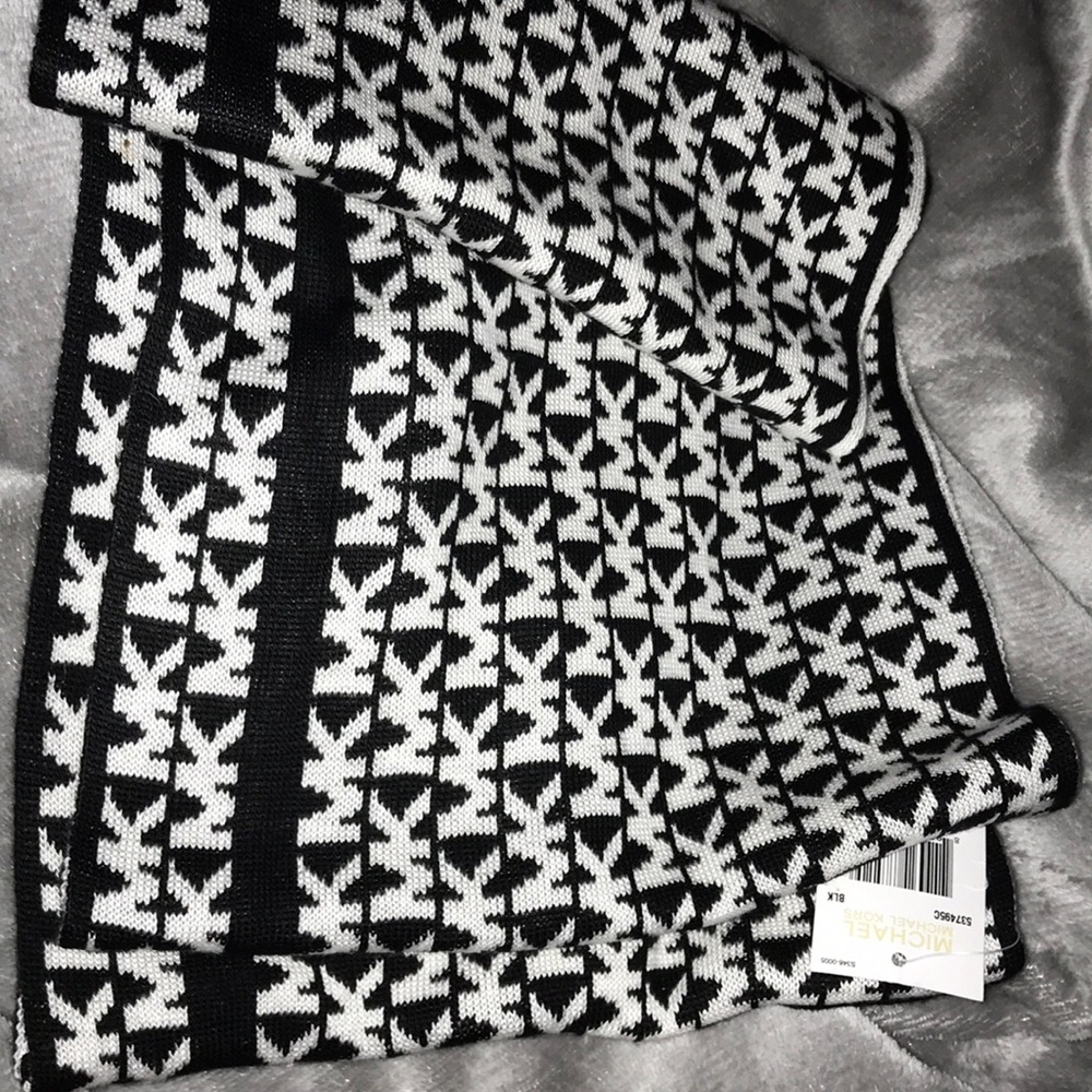 Micheal Kors infinity scarf